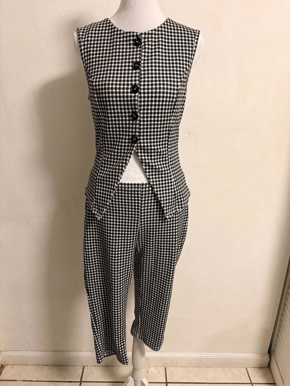 Vintage Inspired Gingham Vest and Capri Pants 2 Piece Set Retro Picnic Core M